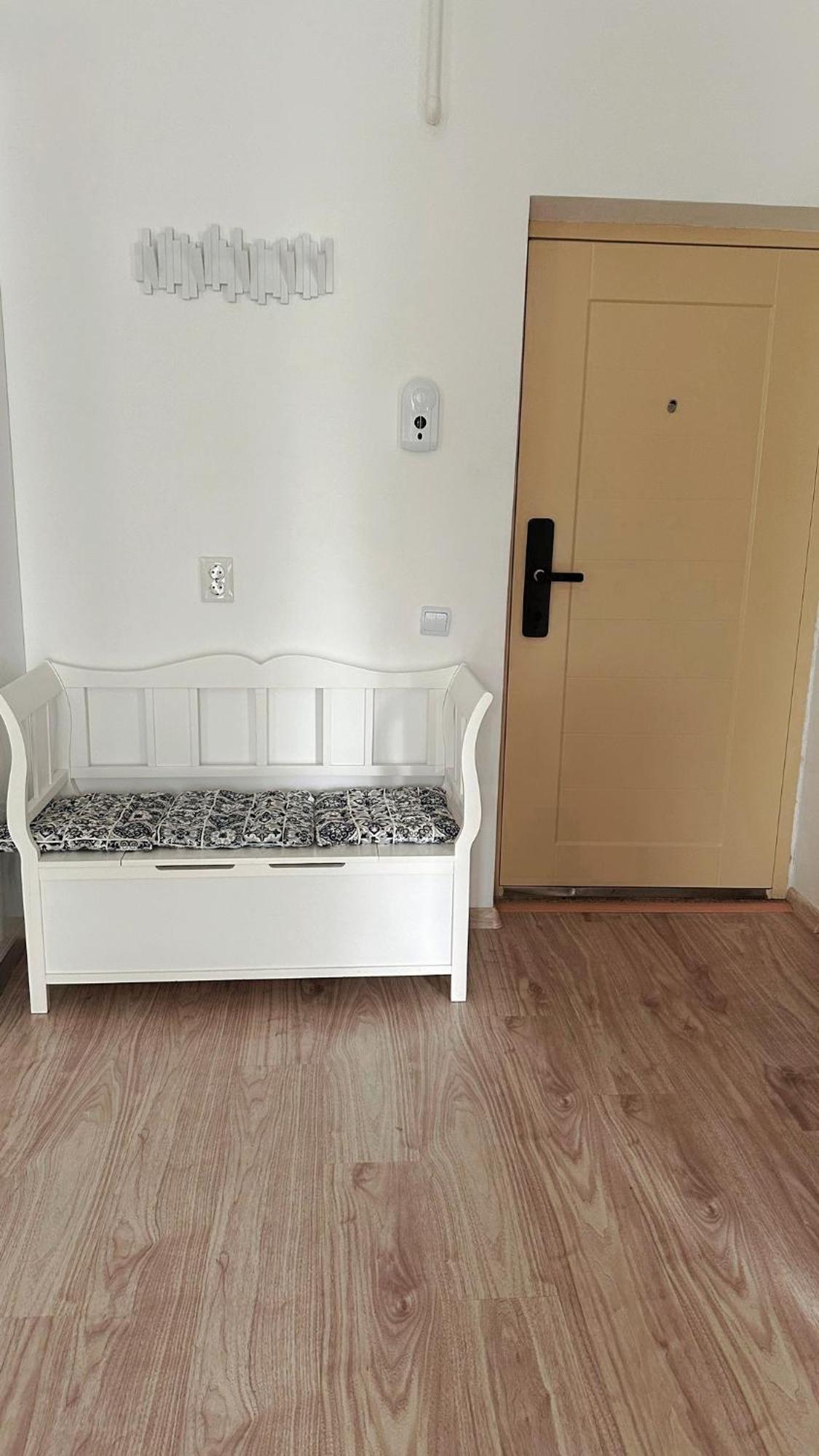 Eral Apartment *